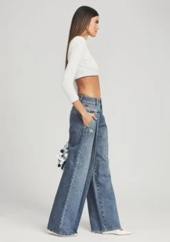 Gladys Jean -Zesty Dresses Sales 210921 RETROFETE ECOMM SET2 SHOT25 4323