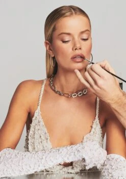 Ari Embellished Gloves 7 Ari Embellished Gloves -Zesty Dresses Sales 211201 Set1 SHOT 67 003