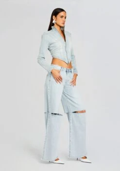 Wrenley Low-Rise Jean -Zesty Dresses Sales Ecommerce Crop 23 12 18 CHRISSYJACKET WRENLEYJEAN SKYLIGHT 2627 ECOMM 9e4d31a7 a4d0 40e0 a297 ca8148c4c739