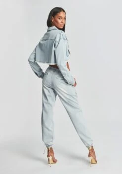 Amber Jogger Jean -Zesty Dresses Sales Ecommerce Crop 230111 RETROFETE SET2 SHOT24 2965 eComm